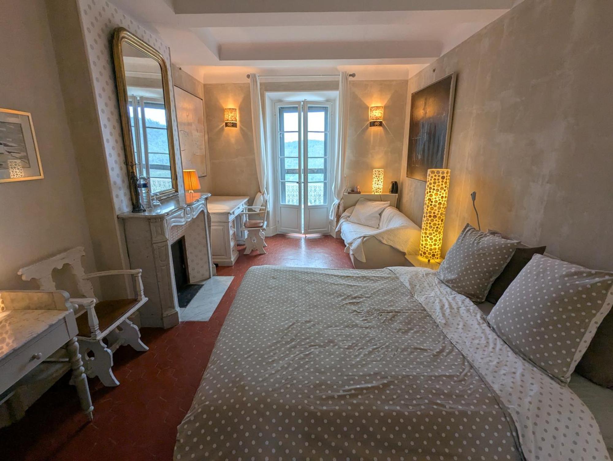 Les Chapeliers Bed & Breakfast Claviers ภายนอก รูปภาพ